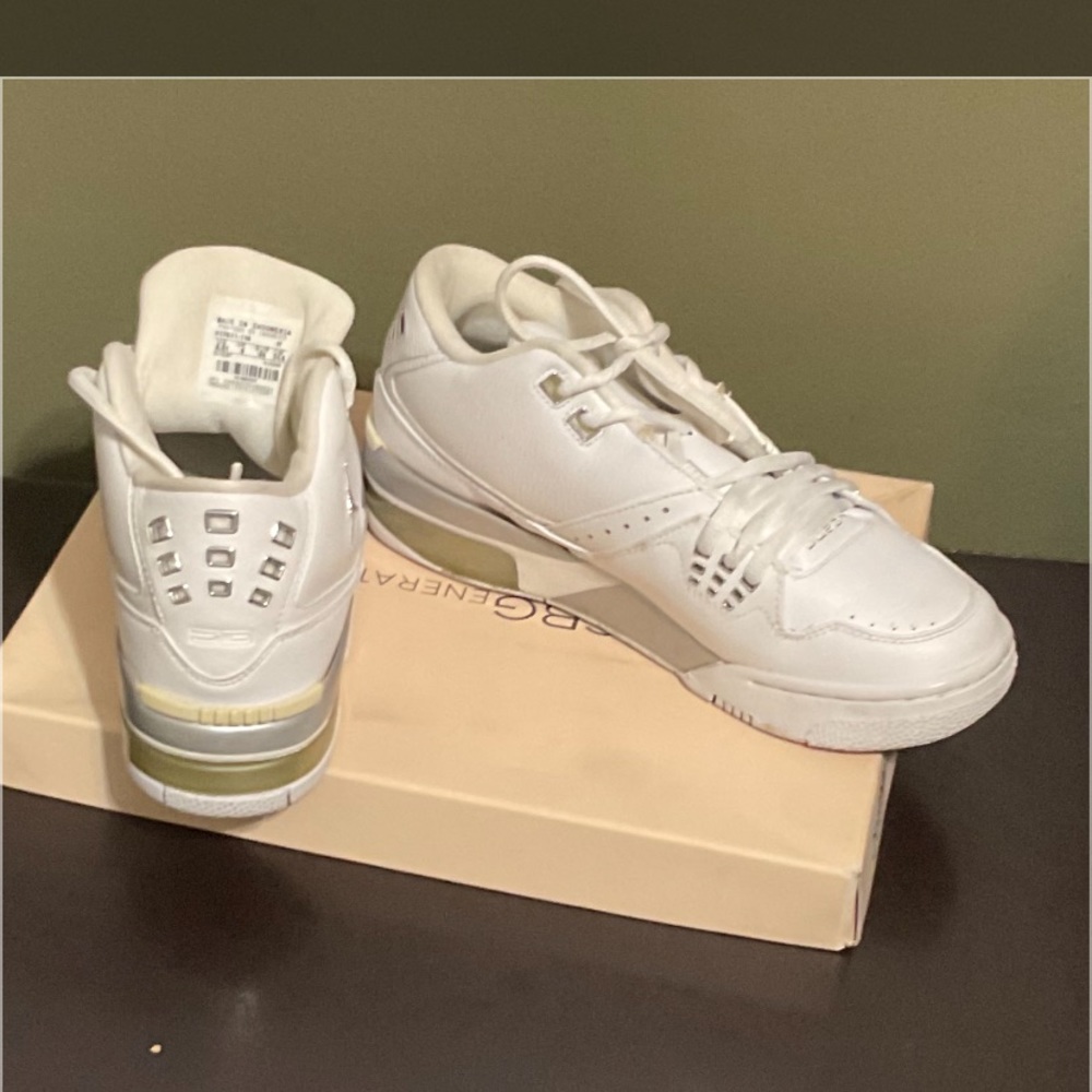 Sneaker like new